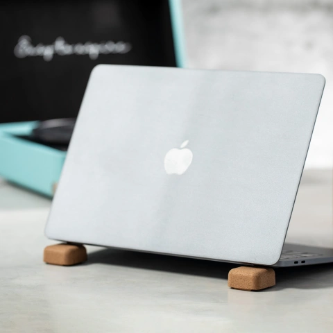 Priot laptop holder_2